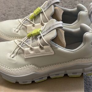 On Running cloudaway sneakers NIB